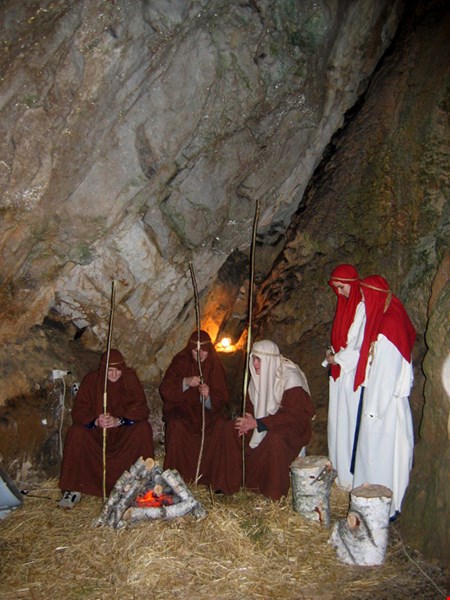 Božična skrivnost v jami Pekel